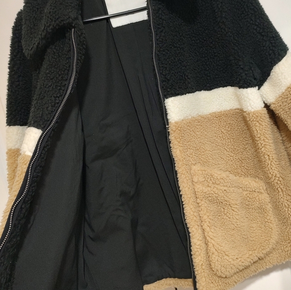 Hollister Sherpa jacket - Picture 2 of 5